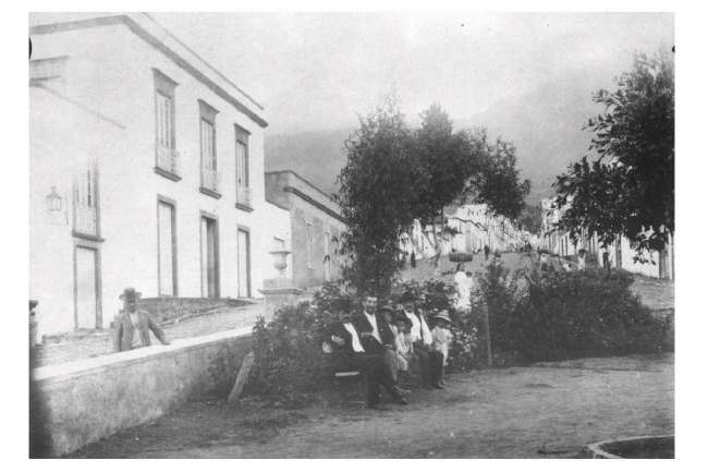 Arafo. Plaza y Calle La Libertad. Fondo Fotográfico Cauce Sur